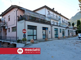 Immobile commerciale in Vendita a Esanatoglia, 10'500&euro;, 23 m²