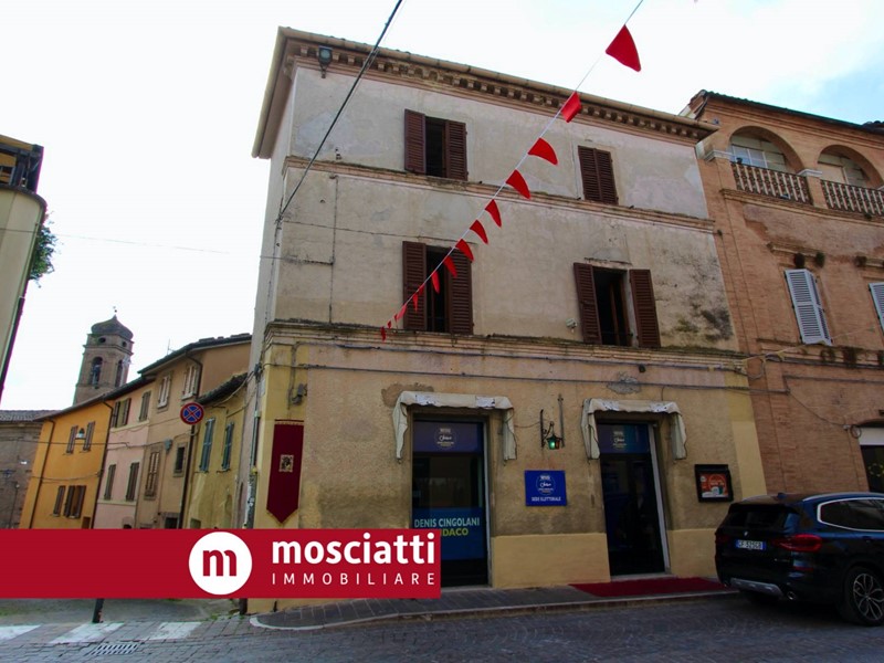 Immobile commerciale in Vendita a Matelica, 50'000&euro;, 71 m²