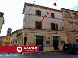 Immobile commerciale in Vendita a Matelica, 50'000&euro;, 71 m²