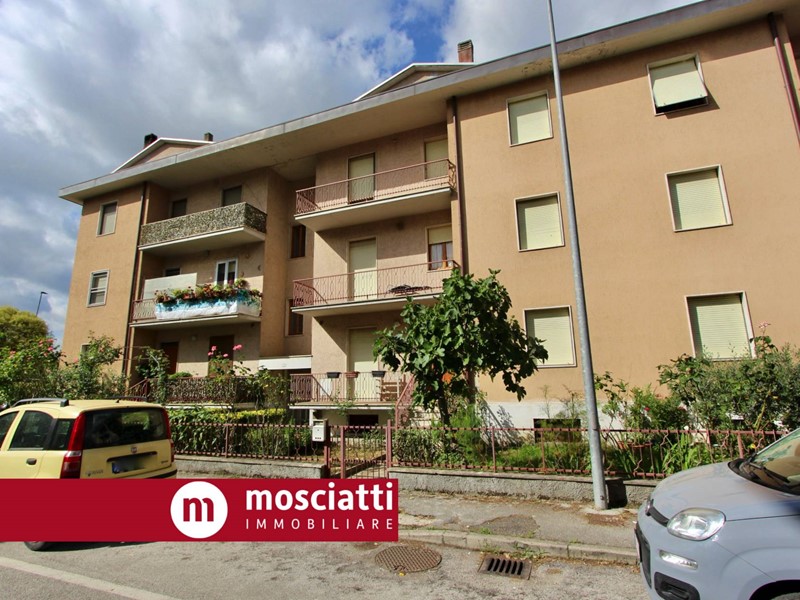 Appartamento in Vendita a Matelica, 75'000&euro;, 96 m²