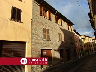 Appartamento in Vendita a Matelica, 75'000&euro;, 80 m²
