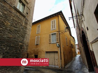 Quadrilocale in Vendita a Matelica, 45'500&euro;, 53 m²