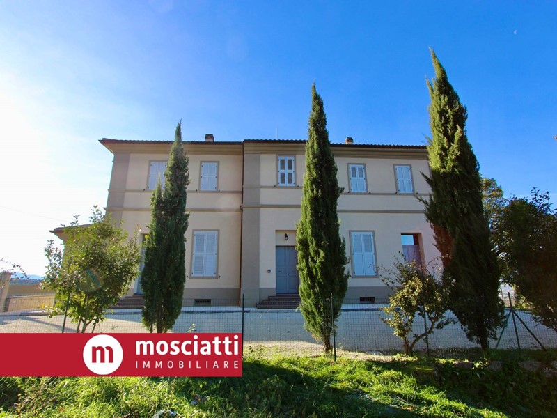 Appartamento in Vendita a Matelica, 520'000&euro;, 410 m²