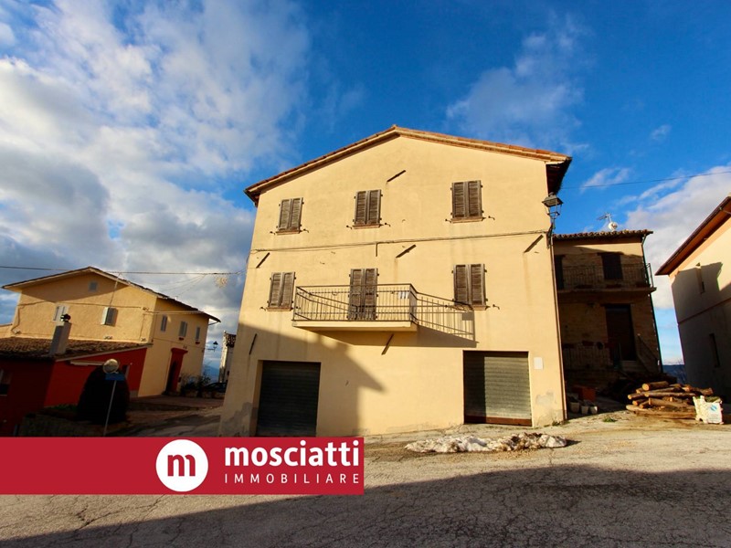 Casa Indipendente in Vendita a Castelraimondo, 88'000&euro;, 120 m²