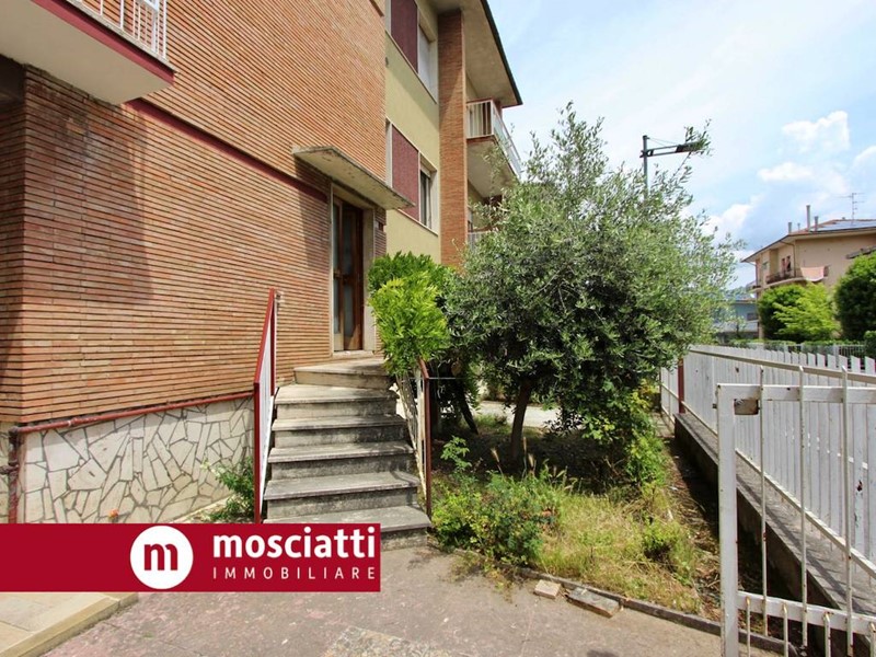 Appartamento in Vendita a Matelica, 89'000&euro;, 130 m²