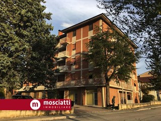Appartamento in Vendita a Cerreto d'Esi, 65'000€, 124 m²