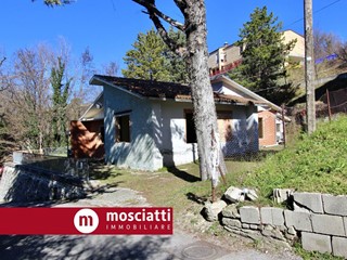 Villa in Vendita a Gagliole, 88'000&euro;, 120 m²