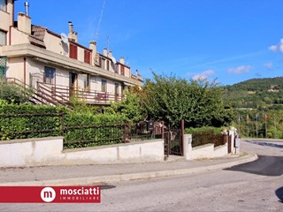 Appartamento in Vendita a Castelraimondo, 150'000&euro;, 150 m²
