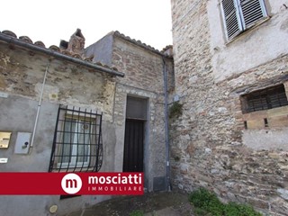 Villa in Vendita a Esanatoglia, 39'000&euro;, 86 m²