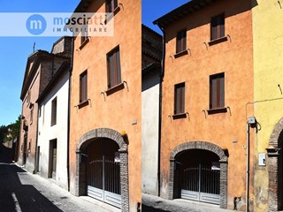 Villa in Vendita a Matelica, 160'000&euro;, 142 m²