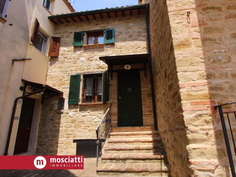 Villa in Vendita a Castelraimondo, 158'000&euro;, 120 m²