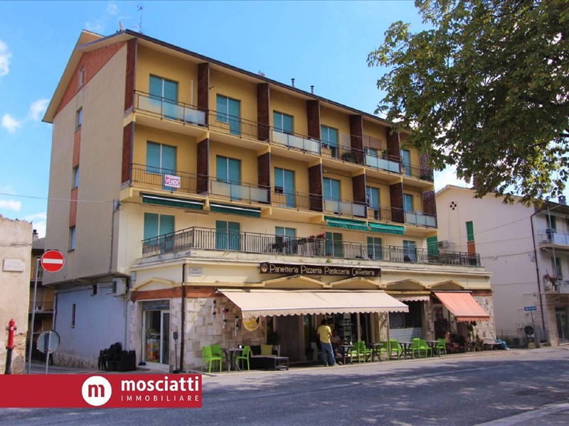 Trilocale in Vendita a Esanatoglia, 55'000&euro;, 97 m²