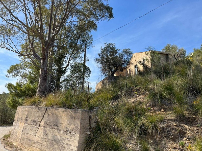 Rustico in Vendita a Castelbuono, 15'000€, 65 m²