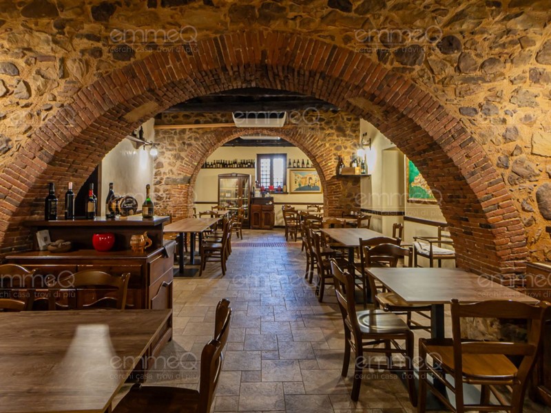 Immobile commerciale in Vendita a Castelbuono, 203'000€, 170 m²