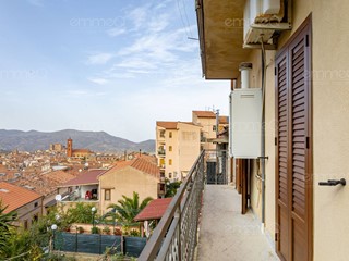 Appartamento in Vendita a Castelbuono, 269'000€, 204 m²