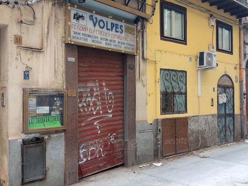 Immobile commerciale in Vendita a Palermo, 85'000€, 127 m²