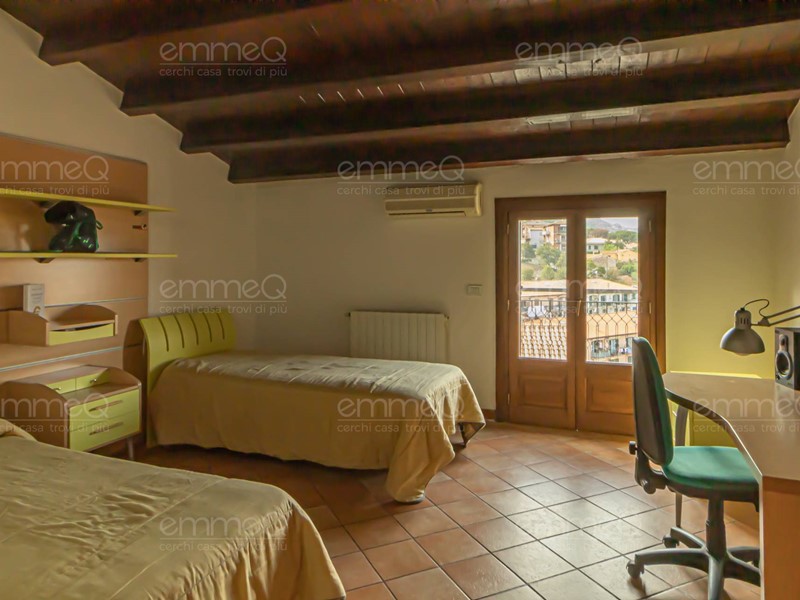 Attico in Vendita a Castelbuono, 135'000€, 102 m²