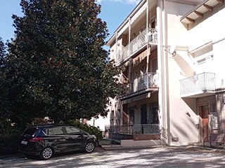 Quadrilocale in Vendita a Ferrara, 82'000&euro;, 100 m²