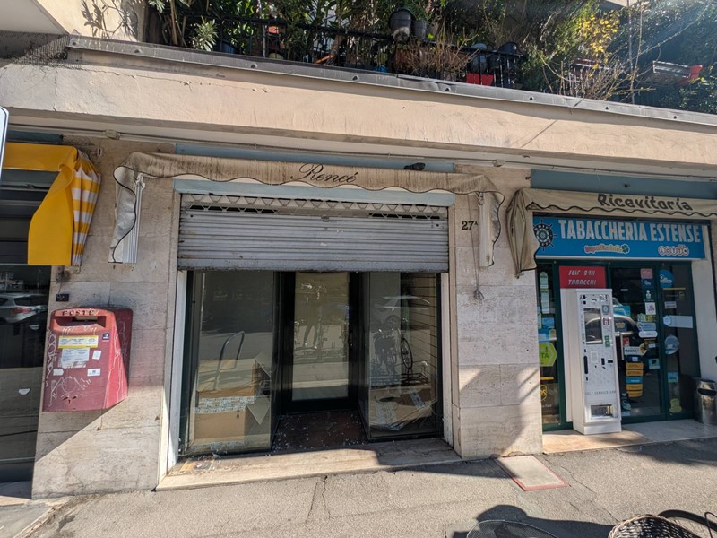 Immobile commerciale in Vendita a Ferrara, 69'000€, 33 m²