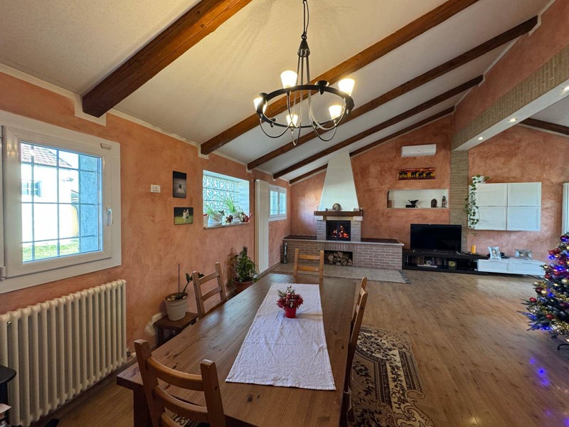 Villa in Vendita a Voghiera, 169'000€, 160 m²