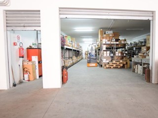 Immobile commerciale in Vendita a Sassari, 79'000€, 171 m²