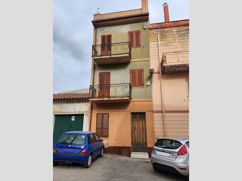 Casa Indipendente in Vendita a Bonorva, 19'000€, 148 m²