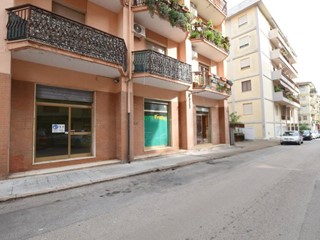 Immobile commerciale in Vendita a Sassari, 90'000€, 151 m²