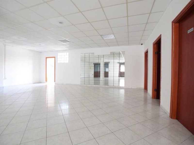 Immobile commerciale in Vendita a Nuoro, 139'000€, 134 m²