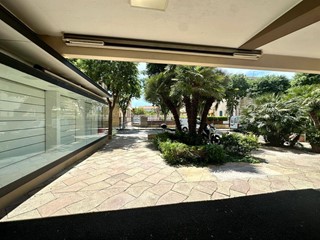 Immobile commerciale in Affitto a Alghero, 2'500€, 219 m²