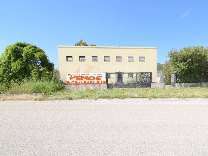 Capannone in Vendita a Muros, 350'000€, 400 m²