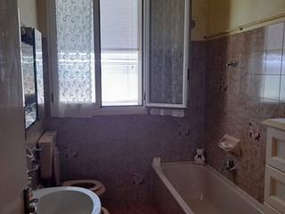 Trilocale in Vendita a Ravenna, 150'000€, 140 m²