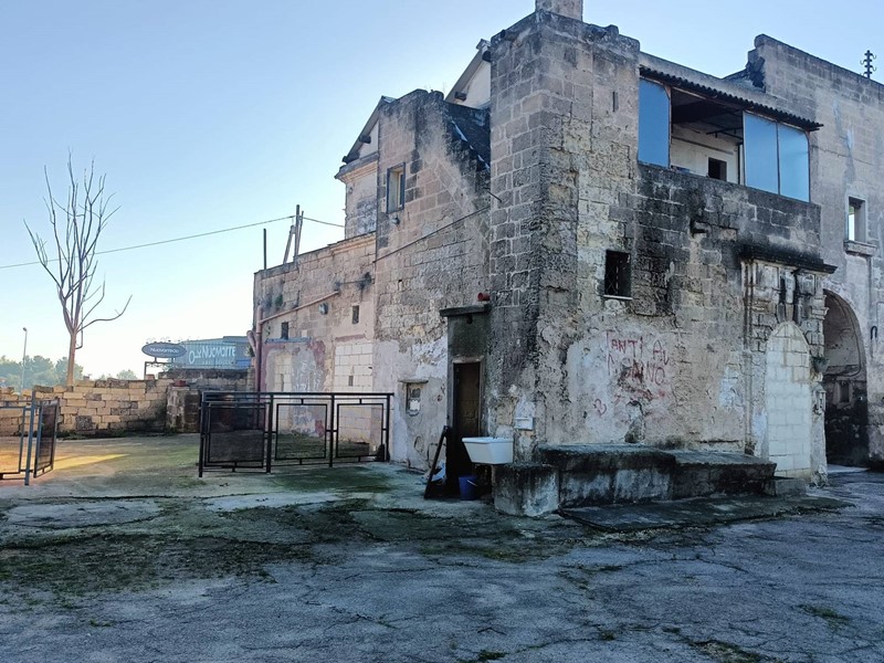 Rustico in Vendita a Taranto, 285'000€, 440 m²