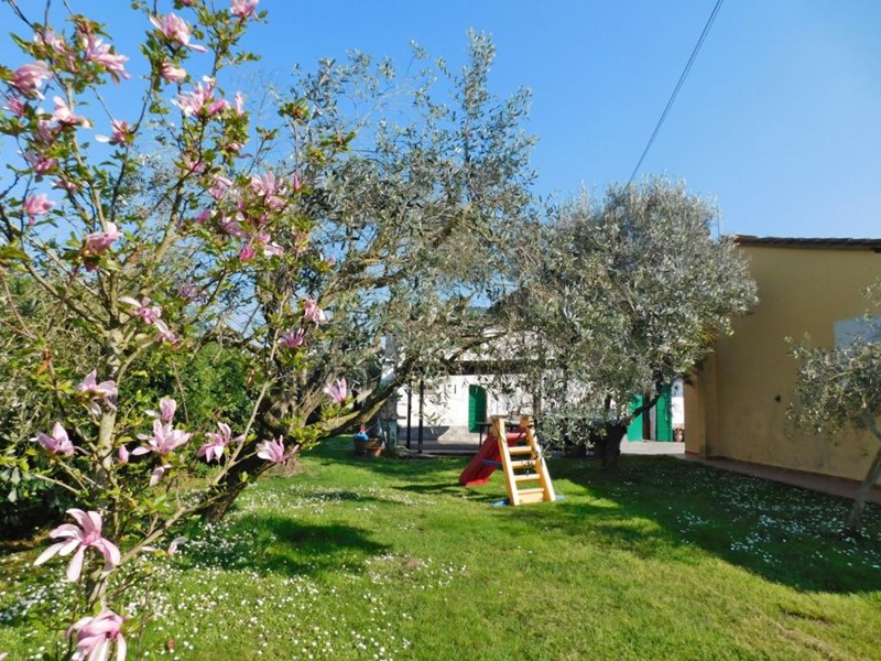 Villa in Vendita a San Giuliano Terme, 520'000€, 270 m²