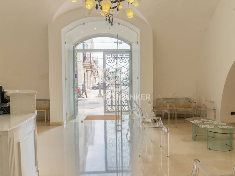 Immobile commerciale in Vendita a Trinitapoli, 1792 m²