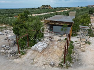 Terreno industriale in Vendita a Trani, 150'000€, 380 m²