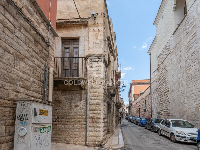 Casa Indipendente in Vendita a Andria, 135'000€, 257 m²