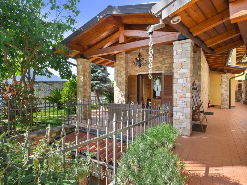 Villa in Vendita a Limone sul Garda, 1'680'000€, 203 m²