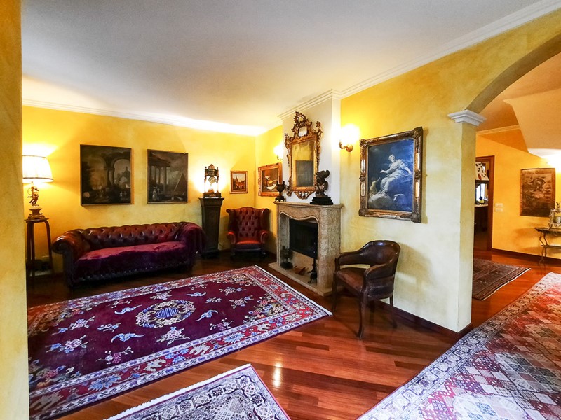 Casa Semi Indipendente in Vendita a Brescia, 695'000€, 230 m²