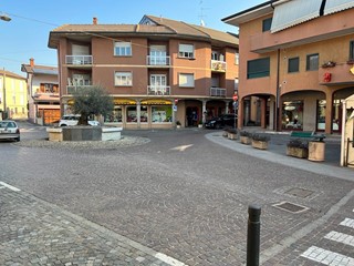 Negozio in Vendita a Pontoglio, 75'000€, 80 m²