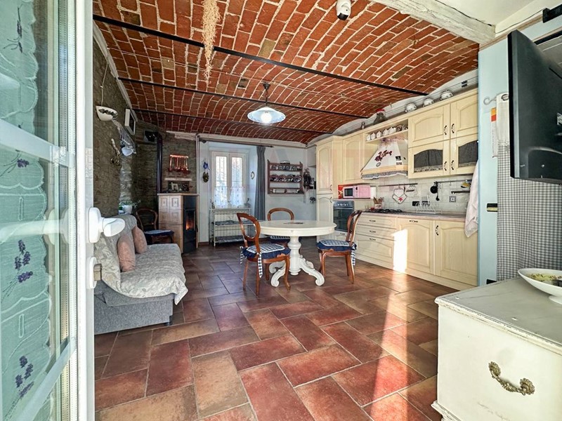 Casa Indipendente in Vendita a Melazzo, 195'000€, 275 m², con Box