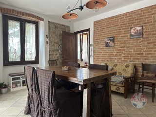 Casa Indipendente in Vendita a Prasco, 320'000€, 285 m²