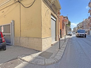 Attività commerciale in Vendita a Brindisi, 99'000€, 220 m²