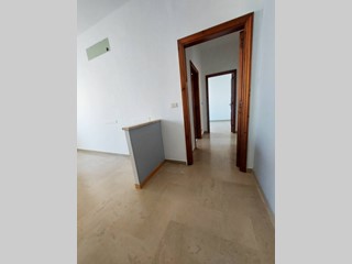 Ufficio in Affitto a Brindisi, 500€, 75 m²