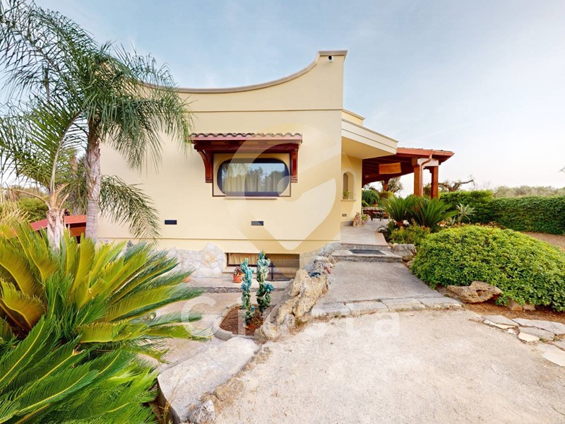 Villa in Vendita a Mesagne, 279'000€, 129 m²