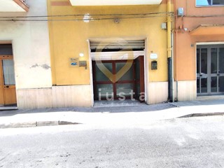 Immobile commerciale in Vendita a Brindisi, 129'000€, 165 m²