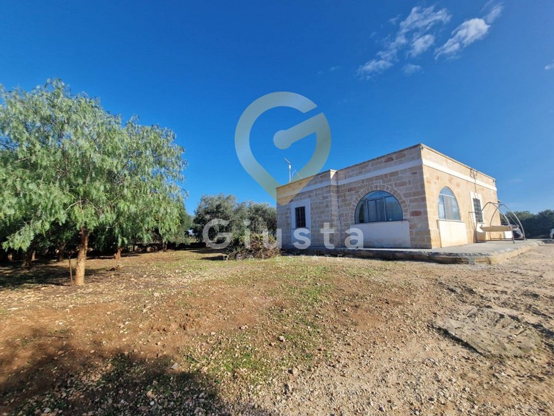 Villa in Vendita a Carovigno, 250'000€, 82 m²