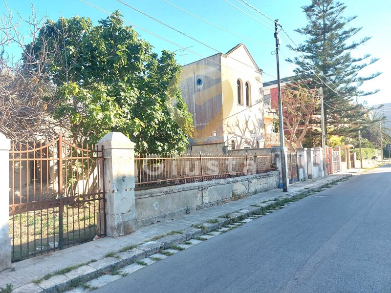 Bilocale in Vendita a Brindisi, 77'000€, 157 m²