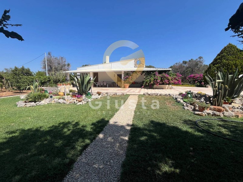 Villa in Vendita a Ceglie Messapica, 280'000€, 96 m²