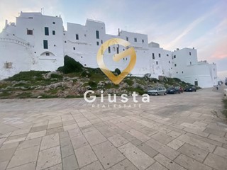 Casa Indipendente in Vendita a Ostuni, 199'000€, 83 m²