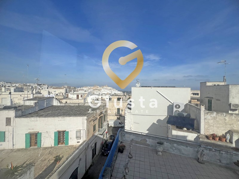 Casa Indipendente in Vendita a Ostuni, 300'000€, 144 m²